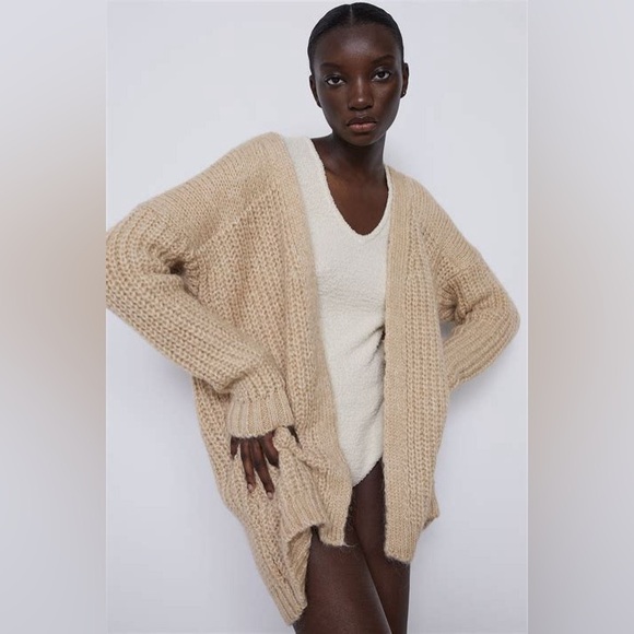 Zara oversized open front cable knit cardigan sweater, color ecru, size small - Picture 2 of 6